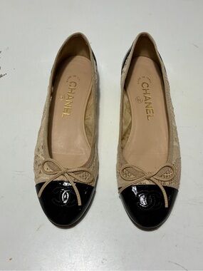 CHANEL Beige Lace Ballet Flats with Black Patent Cap Toe and Bow